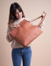 Laden Sie das Bild in den Galerie-Viewer, Tasche Georgia I Wild Oak Soft Grain