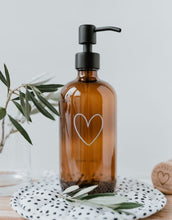 Laden Sie das Bild in den Galerie-Viewer, Seifenspender I Herz 500ml