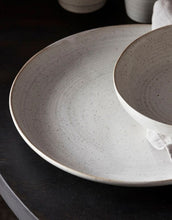 Laden Sie das Bild in den Galerie-Viewer, Teller Pion ø 28,5cm I Grau/Weiß