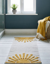 Laden Sie das Bild in den Galerie-Viewer, Teppich Biobaumwolle Sun 70x140 I Honey