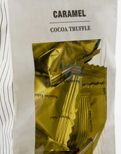 Laden Sie das Bild in den Galerie-Viewer, Nicolas Vahé Kakao Trüffel mit Karamell – cremige Schokoladentrüffel mit feiner Karamellnote.
