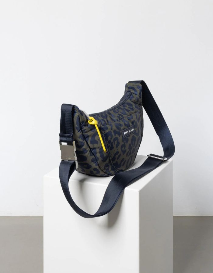 Padded Hip Bag Medium I Leo Splashes Navy/Olive