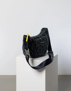 Teddy Hip Bag Medium I Leo Splashes Navy/Olive