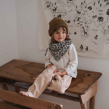 Laden Sie das Bild in den Galerie-Viewer, Musselin Swaddle Tuch Bianca 110x110cm I Graou Greige

