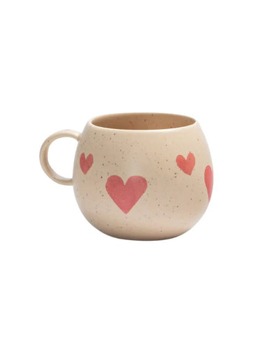 Großer, handgefertigter Becher mit Herzmotiv aus rosa glasiertem Steingut von Egg Back Home, 500 ml – einzigartiges Design mit glänzender Oberfläche.