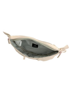 Leckerlibeutel Emma in Creme – vielseitige Bauchtasche für Hundebesitzer:innen mit Leckerlifach, Kotbeutelspender und Reißverschlussfach. Wasserabweisend, pflegeleicht und nachhaltig gefertigt aus recyceltem Polyester.
