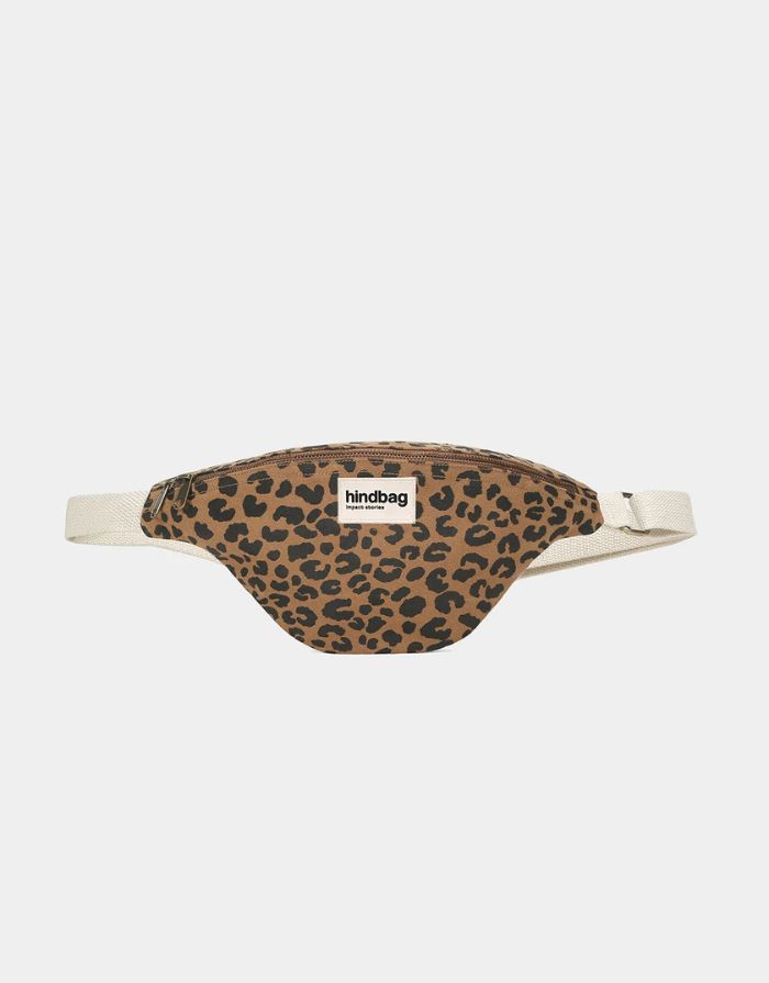 Fanny Pack Olivia von Hindbag in der Farbe Leopard Cannelle– Gürteltasche aus GOTS-zertifiziertem Bio-Cord mit Doppelreißverschluss und verstellbarem Schultergurt.