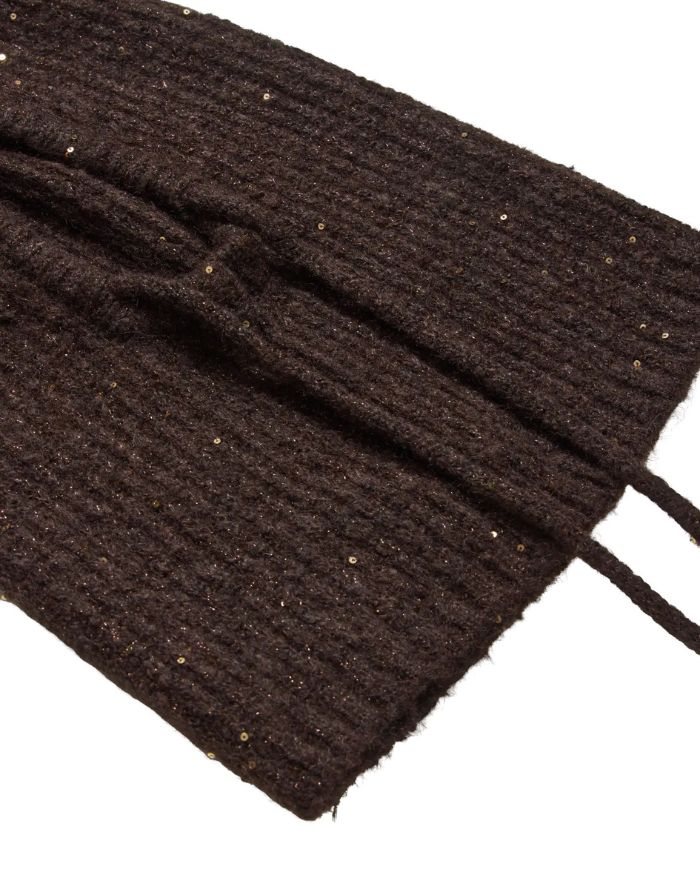 Gestrickte Vikenzia Balaclava von VILA in Coffee Bean mit funkelnden Pailletten und Bindebändern.