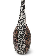 Laden Sie das Bild in den Galerie-Viewer, Studio Noos Cross Body Umhängetasche Soft Cotton Leopard – leichte Schultertasche aus 100 % Baumwolle, gepolstert im Leopardenmuster Schwarz/Beige, geräumig und bequem, Maße 39x20x11 cm.
