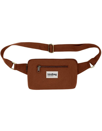 Fanny Pack Harry von Hindbag in der Farbe Chocolat– rechteckige Bauchtasche aus GOTS-zertifizierter Bio-Baumwolle mit zwei Reißverschlusstaschen und verstellbarem Gurt
