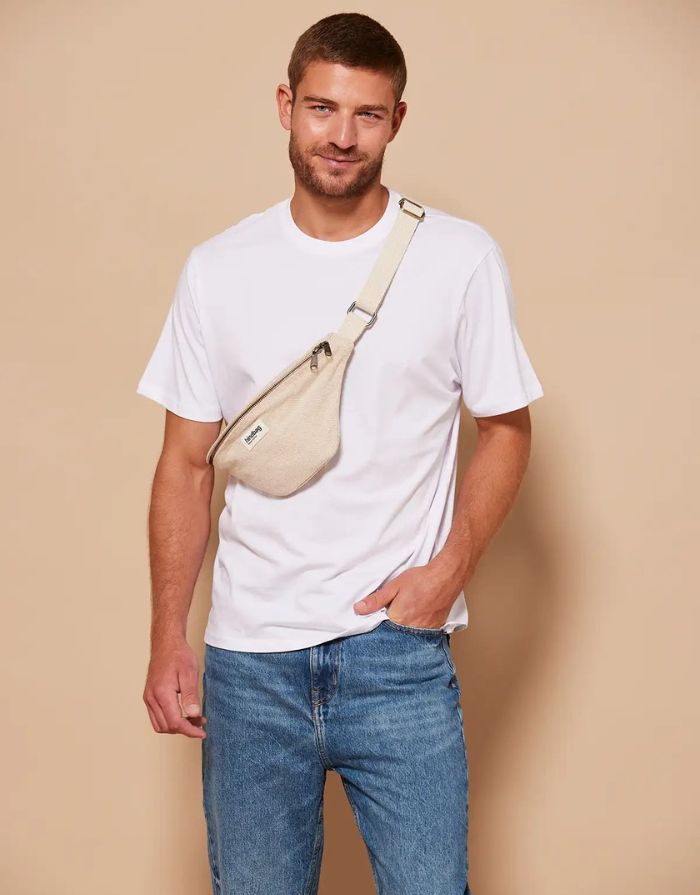 Fanny Pack Olivia von Hindbag in der Farbe Jute – Gürteltasche aus GOTS-zertifiziertem Bio-Cord mit Doppelreißverschluss und verstellbarem Schultergurt