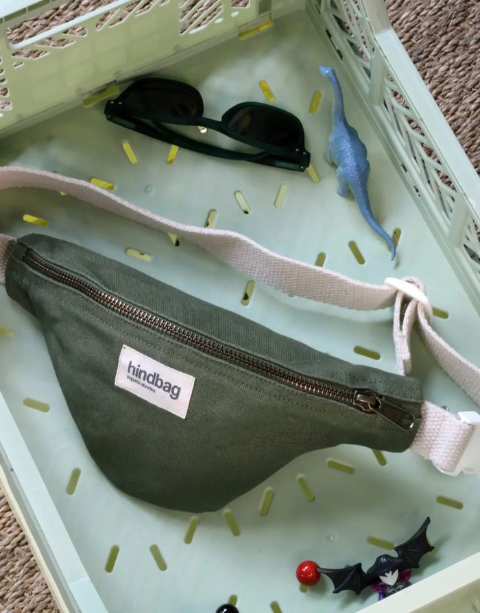 Fanny Pack Kids Augustin von Hindbag in Blush, GOTS-zertifizierte Bio-Baumwolle, Bauchtasche mit verstellbarem Gurt und Clip für Kinder von 4 bis 10 Jahren.