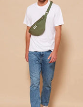 Laden Sie das Bild in den Galerie-Viewer, Fanny Pack Sasha L I Olive
