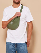 Laden Sie das Bild in den Galerie-Viewer, Fanny Pack Sasha L I Olive
