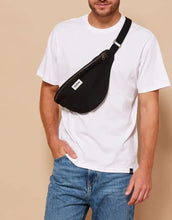 Laden Sie das Bild in den Galerie-Viewer, Fanny Pack Sasha L I Schwarz
