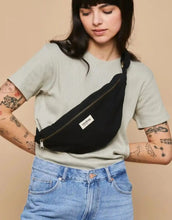 Laden Sie das Bild in den Galerie-Viewer, Fanny Pack Sasha L I Schwarz
