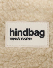 Laden Sie das Bild in den Galerie-Viewer, Geldbeutel Lili Teddy Beige von Hindbag, kleine Geldbörse aus GRS-zertifiziertem Kunstfell in Beige, mit Reißverschluss für Karten, Ausweis oder Schmuck.

