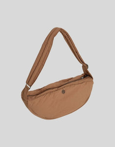 Jhean Sasja Bumbag von MSCH Copenhagen in Toasted Coconut – kompakte Hüfttasche aus recyceltem Polyamid, praktisch für Alltag und Reisen, Crossbody oder um die Hüfte tragbar.