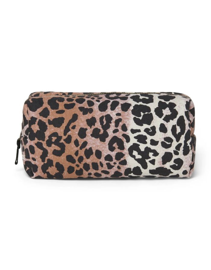 Studio Noos Soft Cotton Pouch Leopard Hazel – kompakte Kosmetiktasche aus 100 % Baumwolle, vielseitig nutzbar als Make-up-Bag oder Windeltasche, Maße 9x24x9 cm.