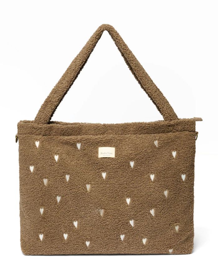Studio Noos Wickeltasche Teddy Brown Hearts in Braun mit Herz-Stickerei – Vorderansicht