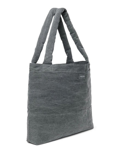 Studio Noos Mom Bag Denim Grey – große Alltagstasche aus 100 % Baumwolle, geräumige Schultertasche und Wickeltasche mit Herzen-Design, Maße 58x42 cm.