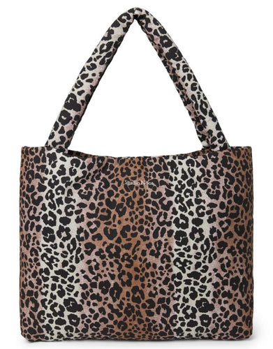 Studio Noos Mom Bag Soft Cotton Leopard – große Alltagstasche aus 100 % Baumwolle, geräumige Schultertasche und Wickeltasche im Leopardenmuster, Maße 58x42 cm.