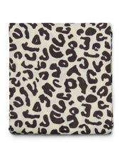 Laden Sie das Bild in den Galerie-Viewer, Studio Noos Musselin Swaddle Holy Cow, 120x120 cm aus 100 % Bio-Baumwolle – vielseitig als Tuch oder Accessoire.
