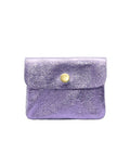 Kleines Portemonnaie mit Druckknopf und einem Münzgeldfach mit Reissverschluss aus Metallic Leder in Violett von Cherry Paris