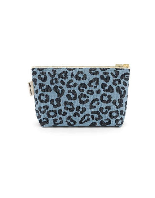 Kosmetiktasche Sofia von Rose in April als Freisteller in Blau mit Leo Muster