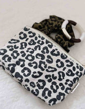 Laden Sie das Bild in den Galerie-Viewer, Pouch Sofia I Graou Greige
