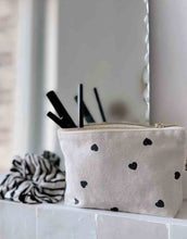 Laden Sie das Bild in den Galerie-Viewer, Pouch Sofia I Heart Sand
