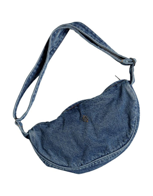  MSCH Copenhagen Bauchtasche Dylan Mid Blue Wash aus Denim mit verstellbarem Gurt und Reißverschluss.