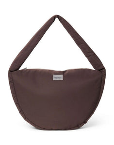 Praktische Crossbody-Tasche Puffy Brown von Studio Noos aus gestepptem Material in Braun mit Reißverschluss und Seitentaschen – ideal für unterwegs.