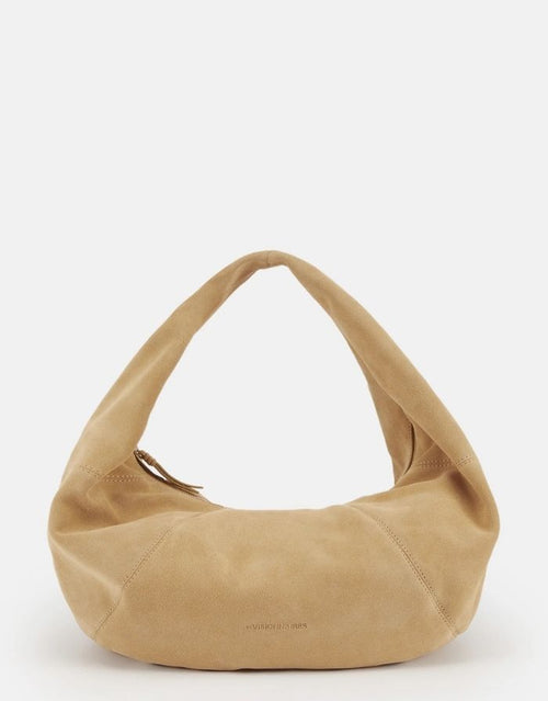 Les Visionnaires Greta Icon Cozy Hobo Tasche Soft Tan aus Wildleder, große Schultertasche mit Reißverschluss und weicher Struktur