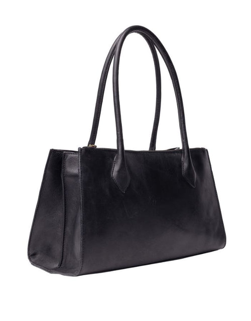 Schwarze Ora Small Ledertasche von Re:Designed mit vier Innenfächern, Druckknopfverschluss und handgefertigtem Design.