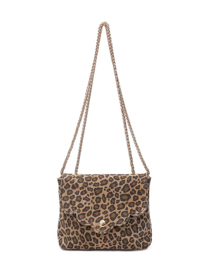 Leopardenbedruckte Wildleder-Umhängetasche in Taupe von Cherry Paris mit verstellbarem Kettenriemen und Reißverschluss-Innenfach – Format 18x14x4 cm.
