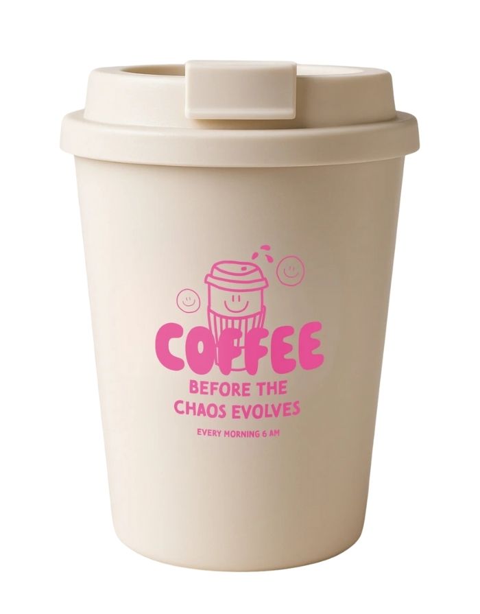 Liliput Coffee to Go Becher Creme mit pinkem Coffee Before Chaos Print, 350 ml.