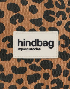 Tragetasche Claude Cannelle Leopard von Hindbag – Vorderansicht mit Leopardenprint in Zimt