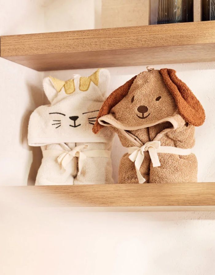 Jollein Kapuzenhandtuch Pets Cat Charlie aus weichem Baumwollfrottee mit Katzenohren.