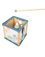 Laden Sie das Bild in den Galerie-Viewer, Motorikwürfel Unterwasserwelt aus Holz von small foot mit Motorikschleife, Formsteckspiel, Schiebelabyrinth, Zahnrädern, Rassel und Angelspiel in maritimem Design mit Oktopus und Meeresmotiven
