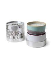 Laden Sie das Bild in den Galerie-Viewer, Duftkerze Christmas Special I Frosted Leaves
