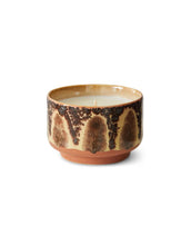 Laden Sie das Bild in den Galerie-Viewer, Duftkerze Small Kyoto von HKliving im bunten 70s-Keramikbecher, Ø 9 cm, mit Duft nach Orangen, Jasmin und Moschus
