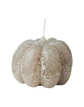 Handgefertigte DECO Kürbiskerze von Affari of Sweden in Quarzgrau aus 100 % Paraffin, Ø 10 cm, mit ca. 50 Stunden Brenndauer.