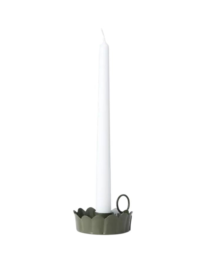 Grüner Kerzenhalter Oh Deer von Affari of Sweden aus Eisen für Stabkerzen mit einem Durchmesser von 2,2 cm., mit Kerze