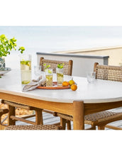 Laden Sie das Bild in den Galerie-Viewer, House Nordic Tablett aus Akazienholz, organische Form, 28 x 39 x 2,5 cm.
