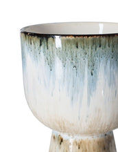 Laden Sie das Bild in den Galerie-Viewer, Mehrfarbiger Übertopf Retro Glacier von HKliving mit zarten Blautönen und reaktiver Glasur aus Steinzeug, 16,5×16,5×24 cm – einzigartiges Design für den Innenbereich.
