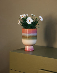 Mehrfarbiger Übertopf Retro Rosefield von HKliving aus Steinzeug mit rosa, weißen und grünen Akzenten, 13×13×19,5 cm – handgefertigt mit reaktiver Glasur.