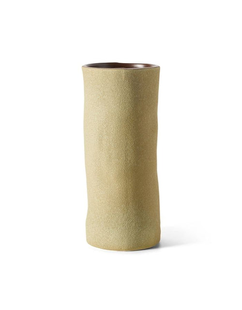 HKliving Long Vase aus Keramik mit geschwungener Form und ausdrucksstarker reaktiver Glasur in warmen Erdtönen.
