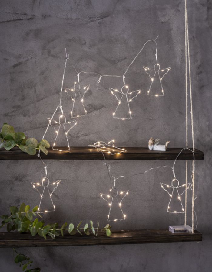 Lichterkette Angela von Star Trading mit silbernen Metallringen und warmweißen LEDs – elegante Weihnachts- und Ganzjahresdeko für Innenräume.