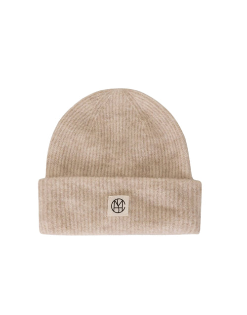 Hope Icon Beanie in der Farbe Oatmeal Melange von MSCH Copenhagen aus weichem Woll- und Alpakamix mit gerippter Strickstruktur, breitem Umschlag und dezentem Logo-Patch